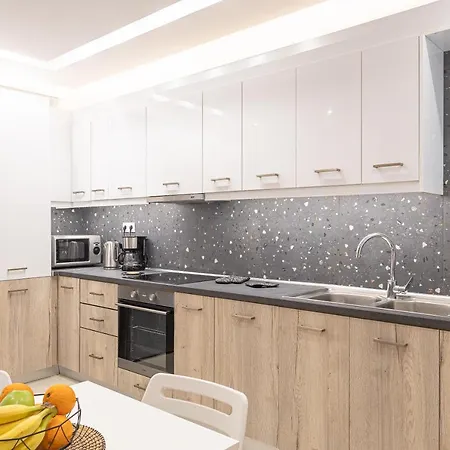 Apartment Amazing Near Metro Station! *