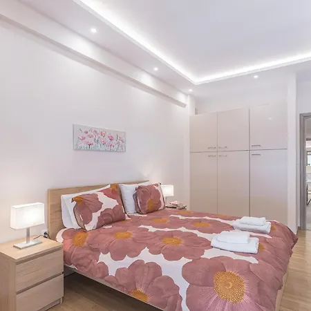 Apartment Amazing Near Metro Station! *